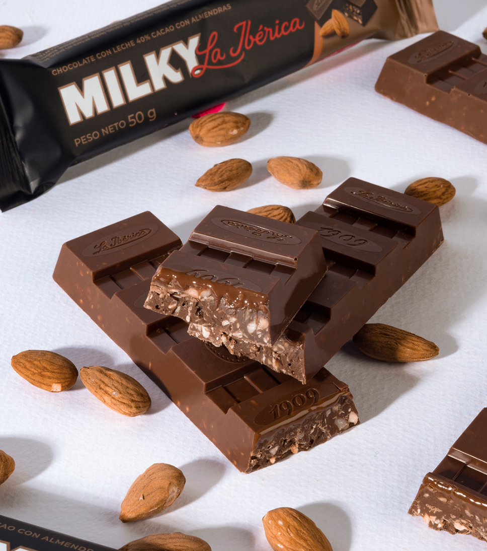 Barra Milky La Ibérica con Almendras 50 g x 6 pzs
