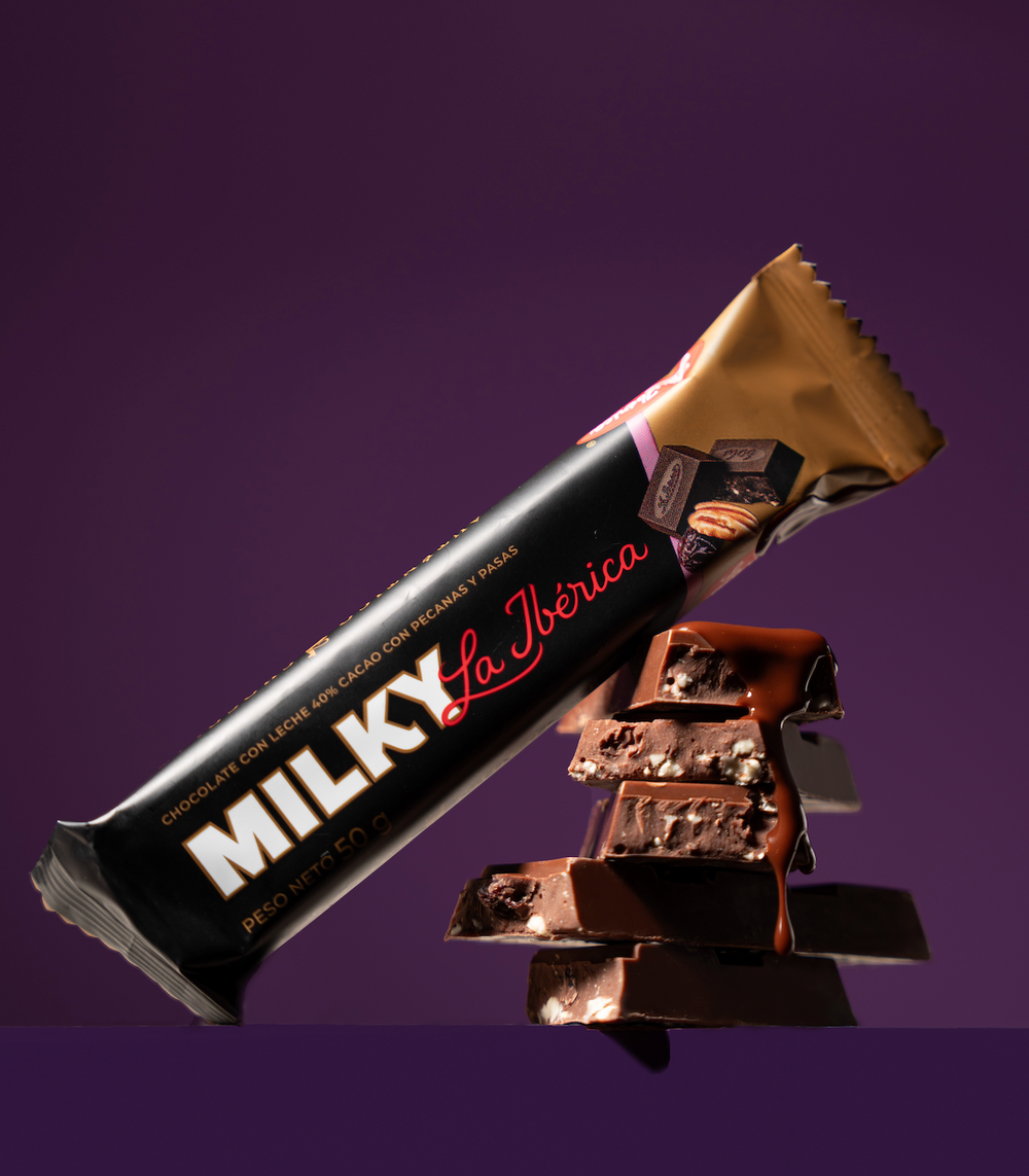 Barra Milky La Ibérica con pecanas y pasas x 50 g x 10 pzs